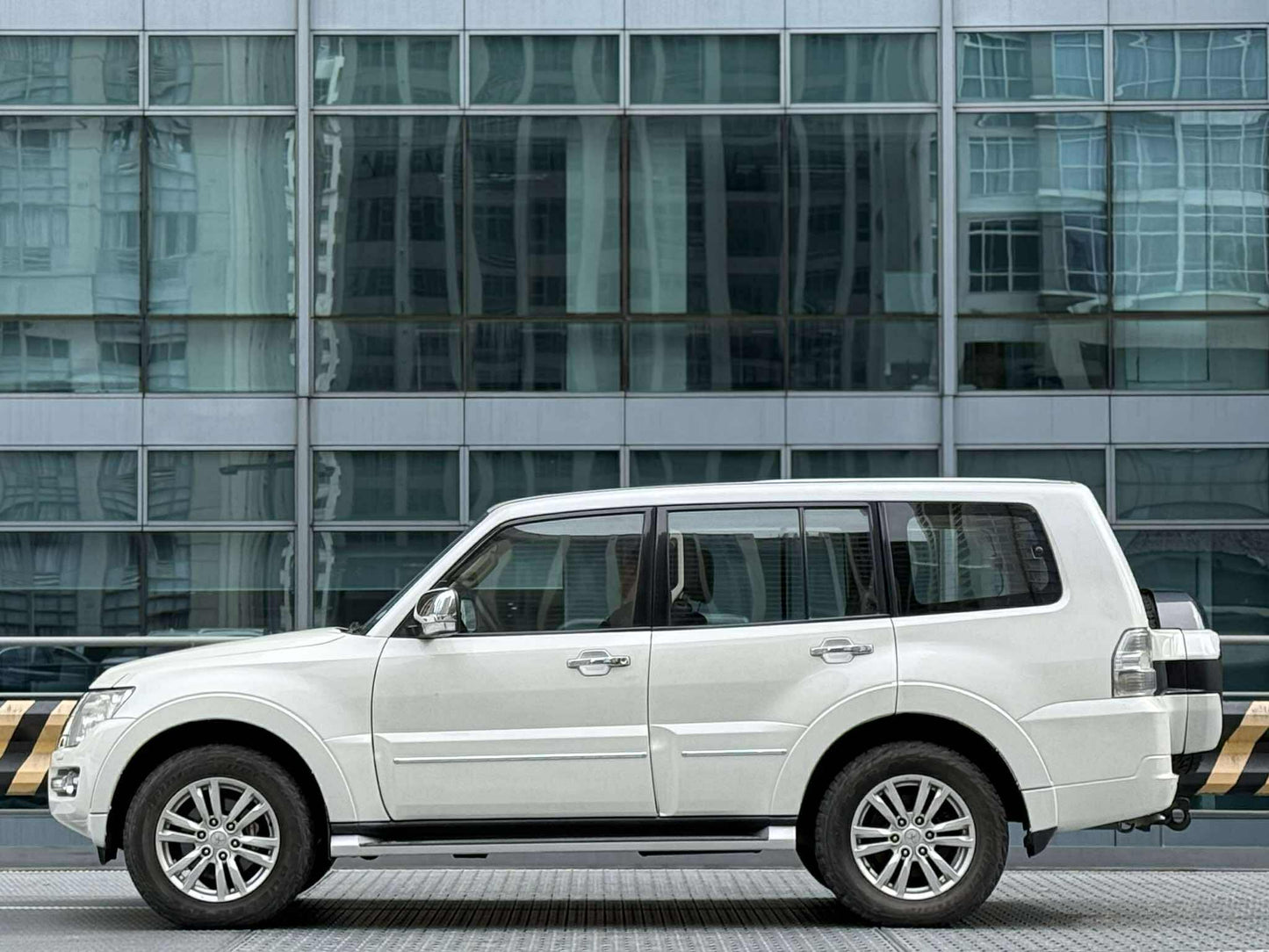 2015 Mitsubishi Pajero 3.2 GLS 4x4, Automatic, Diesel