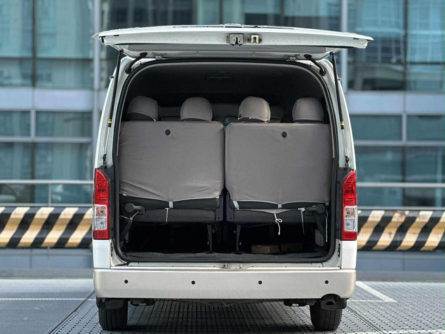 2018 Toyota GL Grandia 3.0, Automatic, Diesel