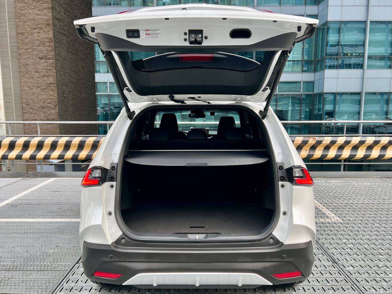 2024 Toyota Yaris Cross 1.5 V, Automatic, Gas
