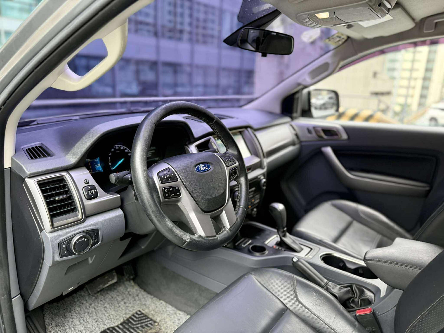 2018 Ford Everest Trend 4x2 2.2,
Automatic, Diesel