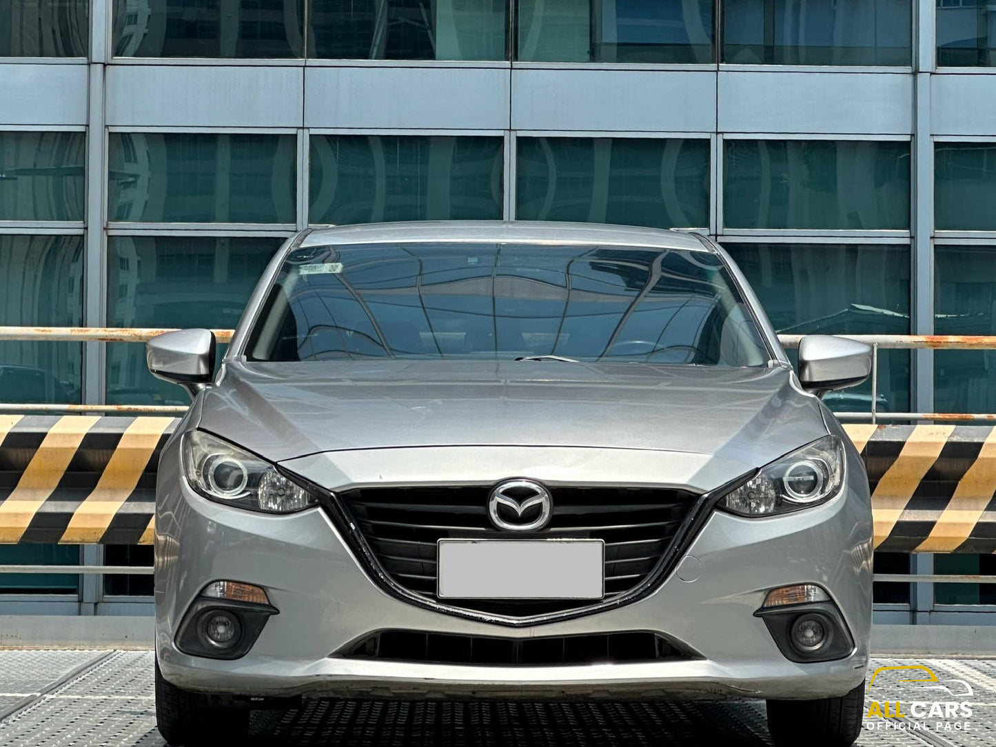 2015 Mazda 3 Hatchback 1.5, Automatic, Gas