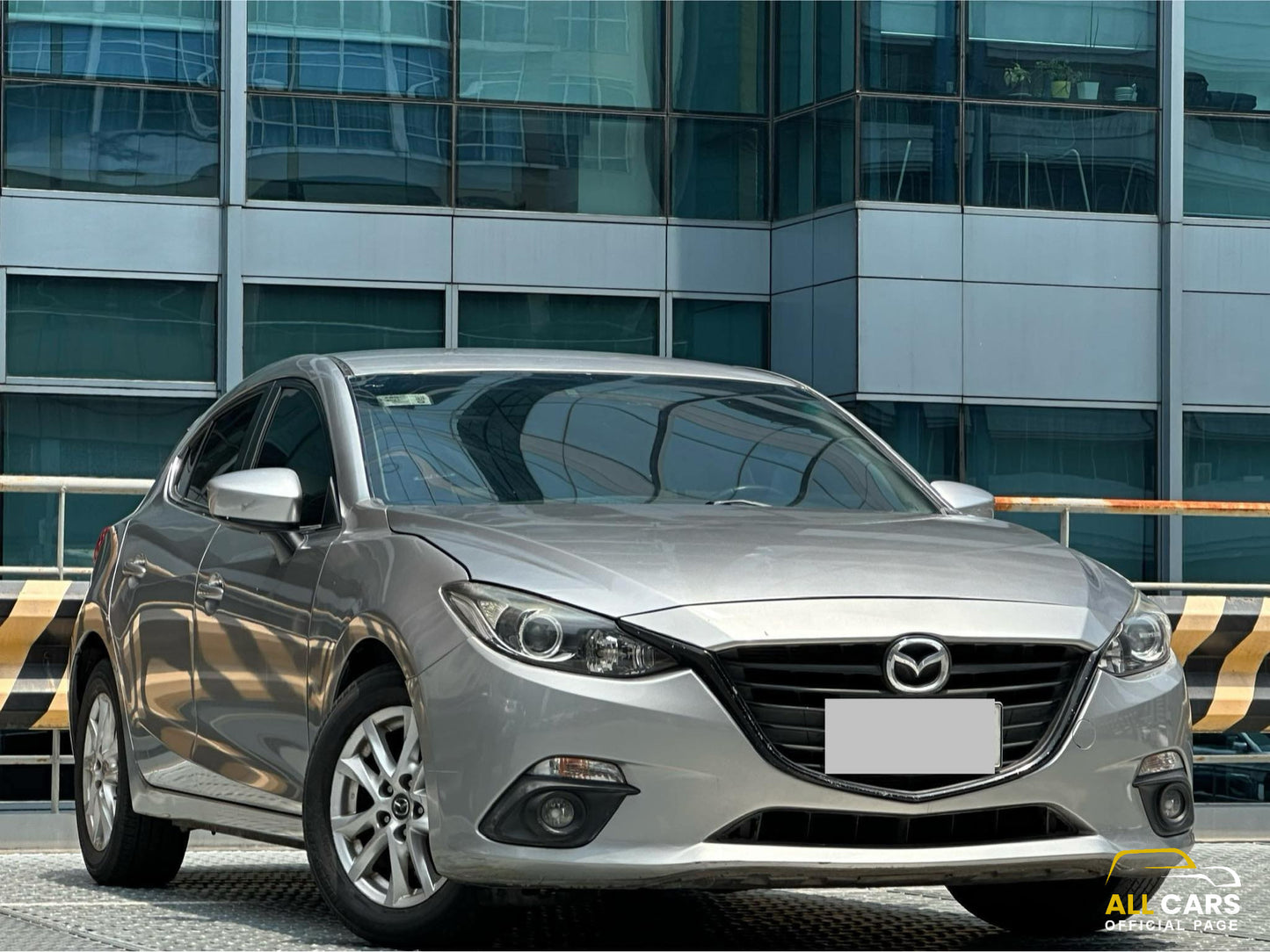 2015 Mazda 3 Hatchback 1.5, Automatic, Gas