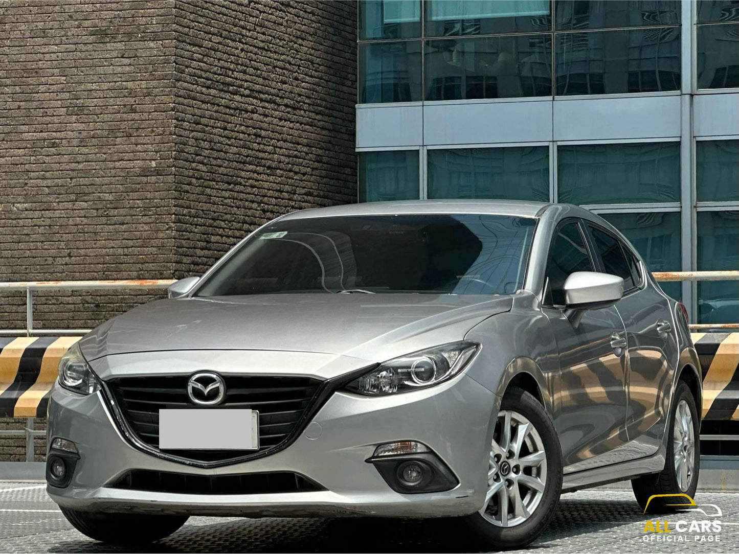 2015 Mazda 3 Hatchback 1.5, Automatic, Gas