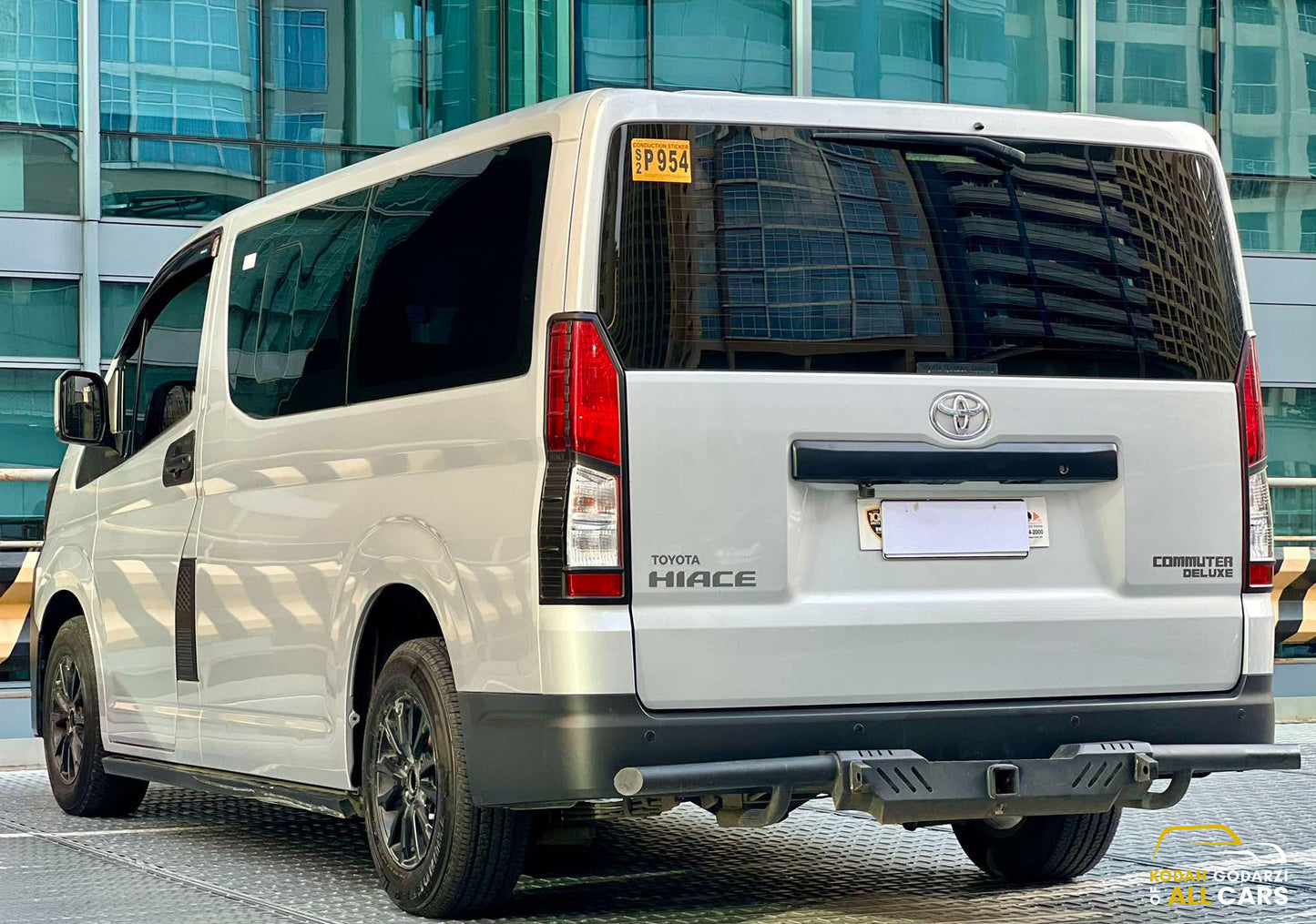 2021 Toyota HiAce Commuter 2.8 Deluxe, Manual, Diesel