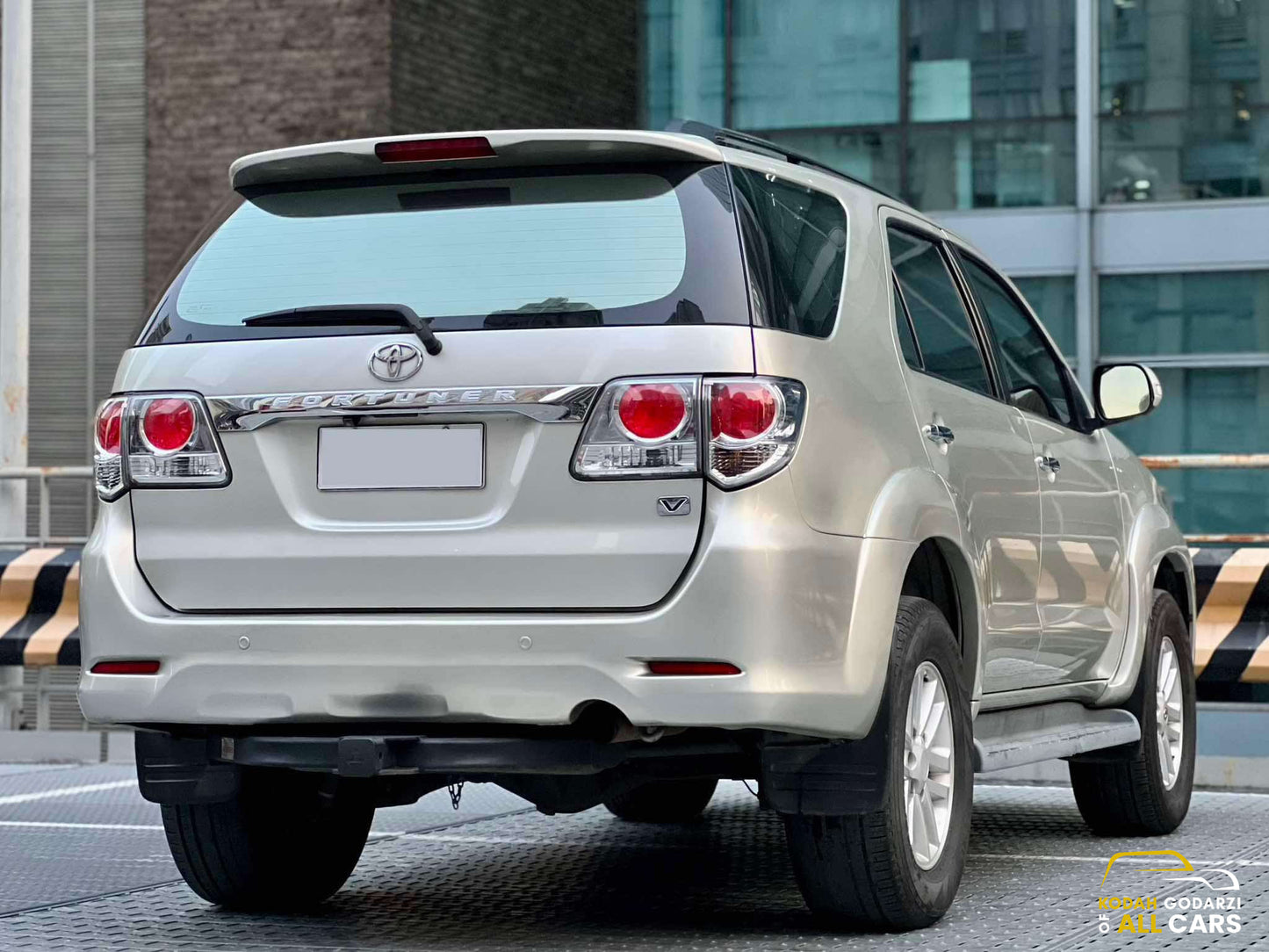 2014 Toyota Fortuner 4x2 V, Automatic, Diesel