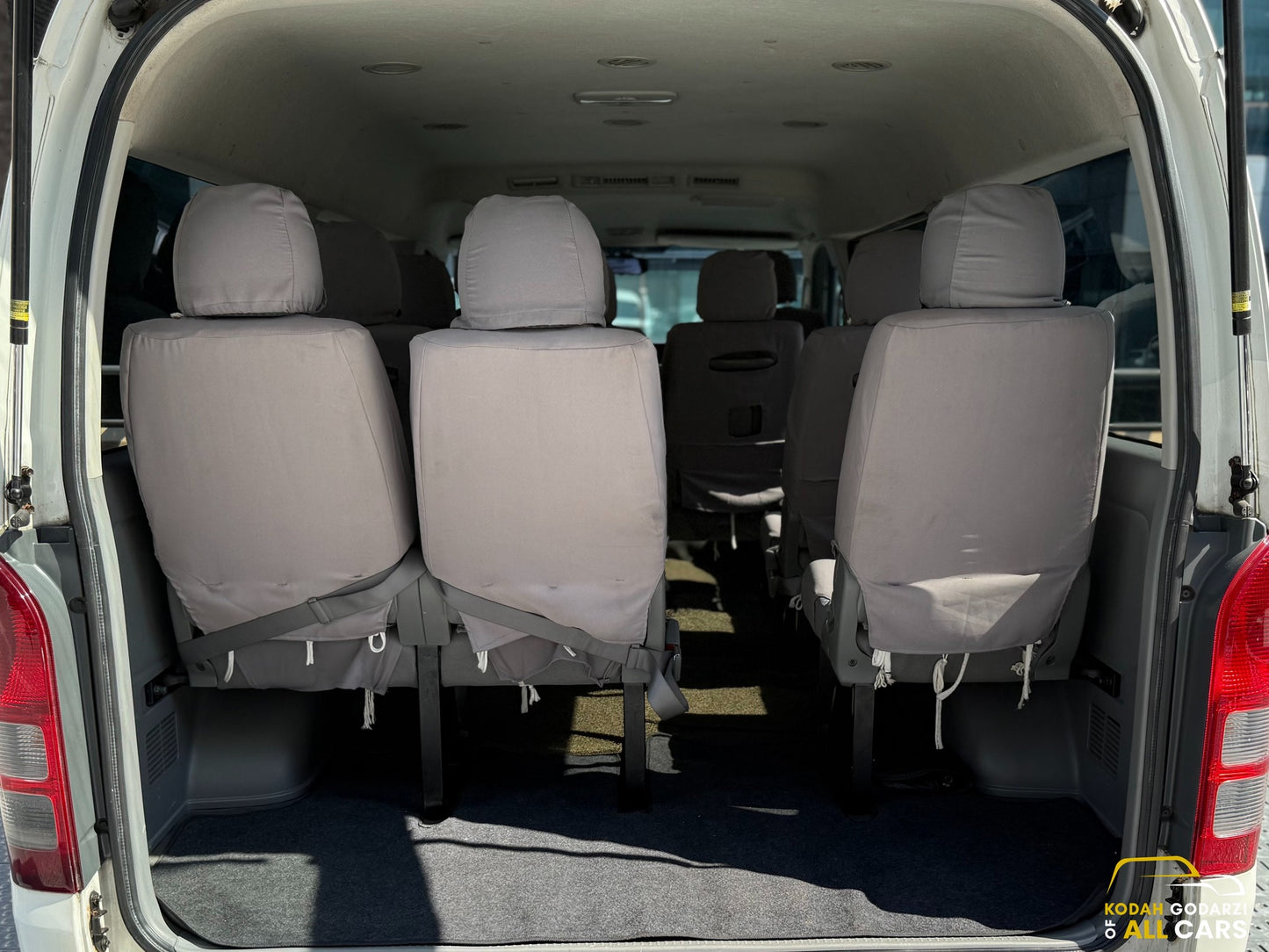 2008 Toyota Hiace Grandia 2.5 GL, Manual, Diesel