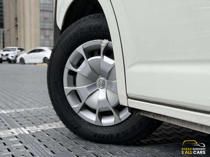 2019 Toyota HiAce Commuter Deluxe 2.8, Manual, Diesel