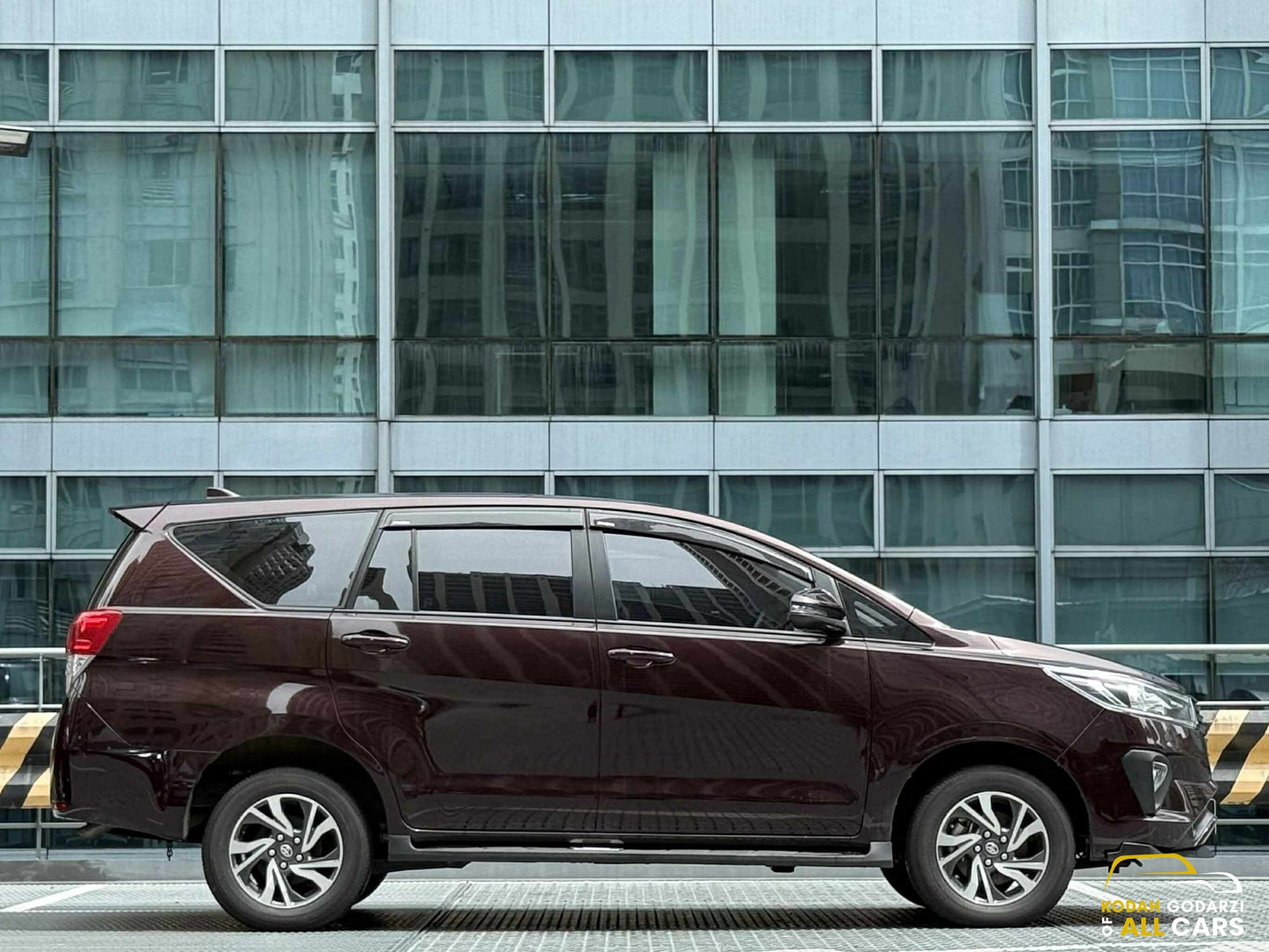2022 Toyota Innova 2.8 E, Manual, Diesel