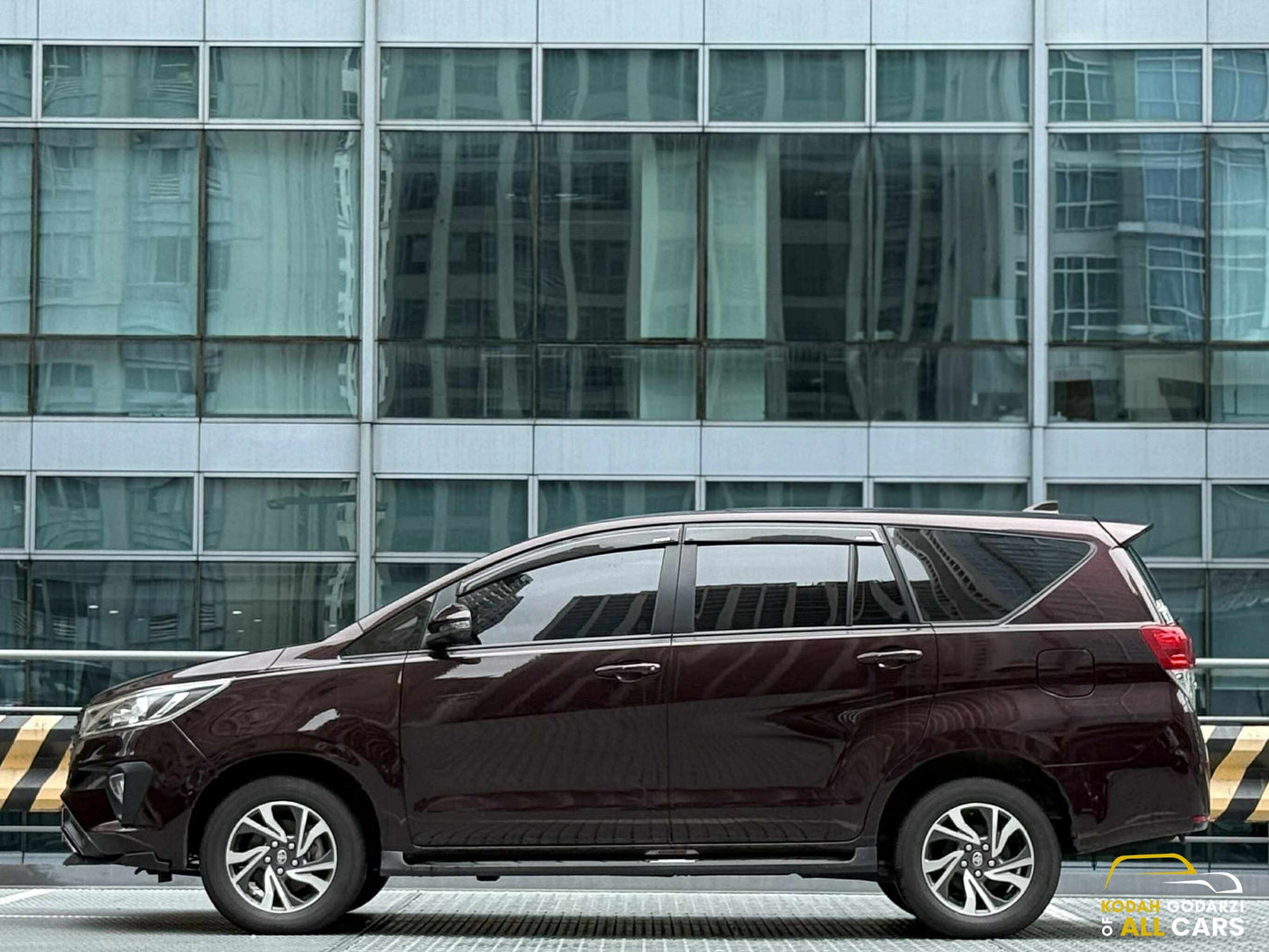 2022 Toyota Innova 2.8 E, Manual, Diesel