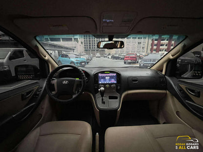 2015 Hyundai Grand Starex 2.5 Gold CRDi, Automatic, Diesel