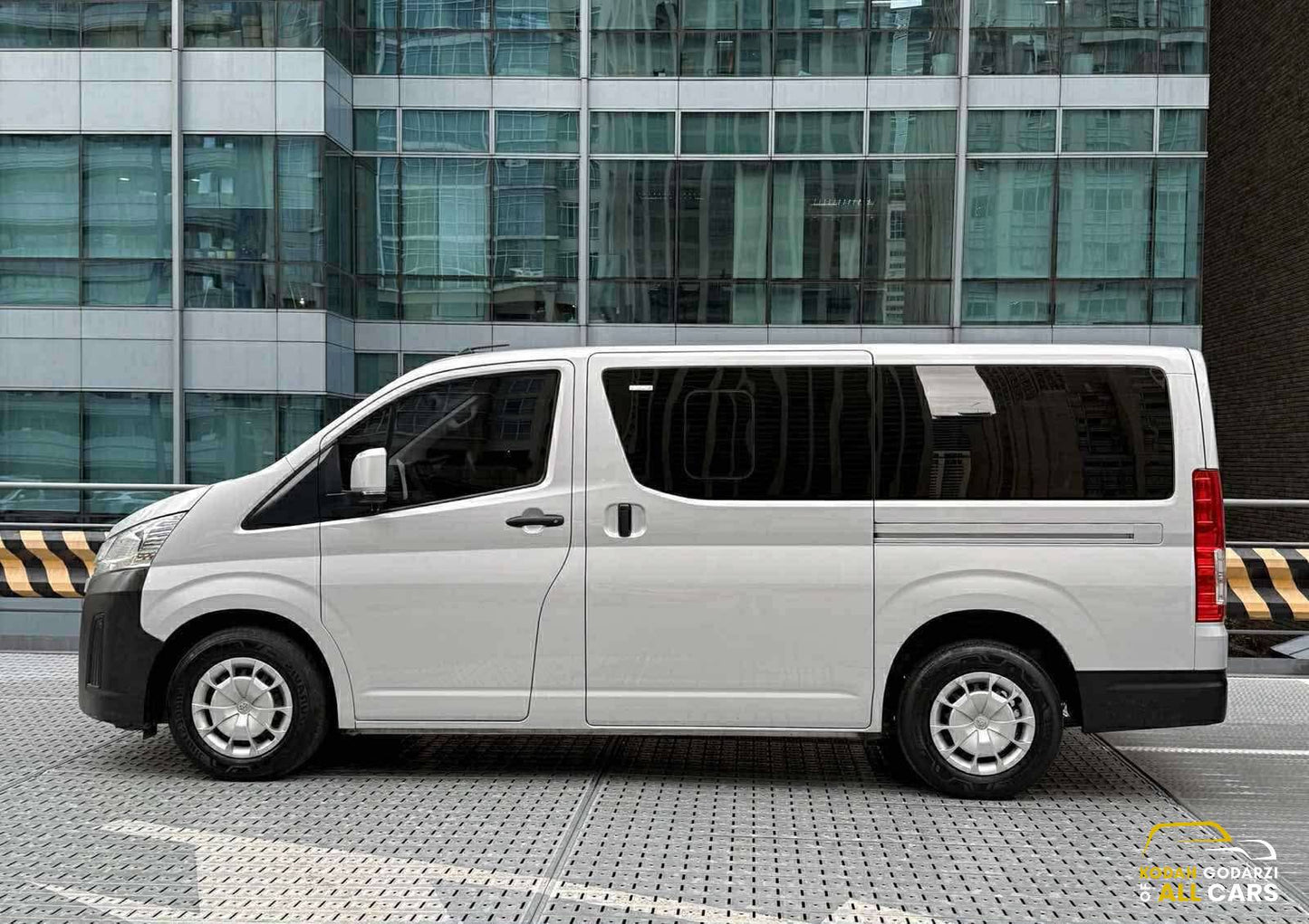 2019 Toyota Hiace Commuter Deluxe 2.8, Manual, Diesel