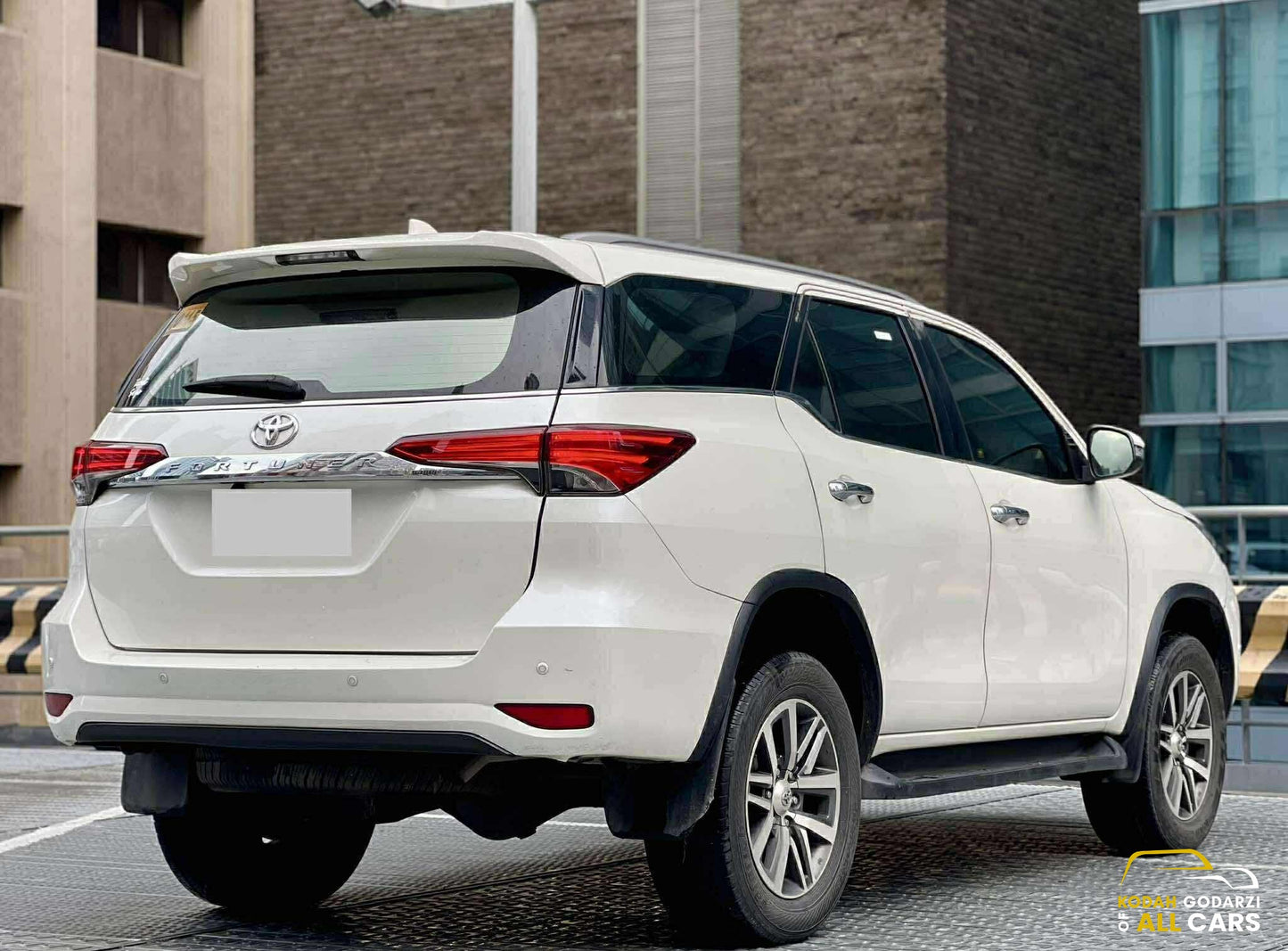 2018 Toyota Fortuner 4x2 V, Automatic, Diesel