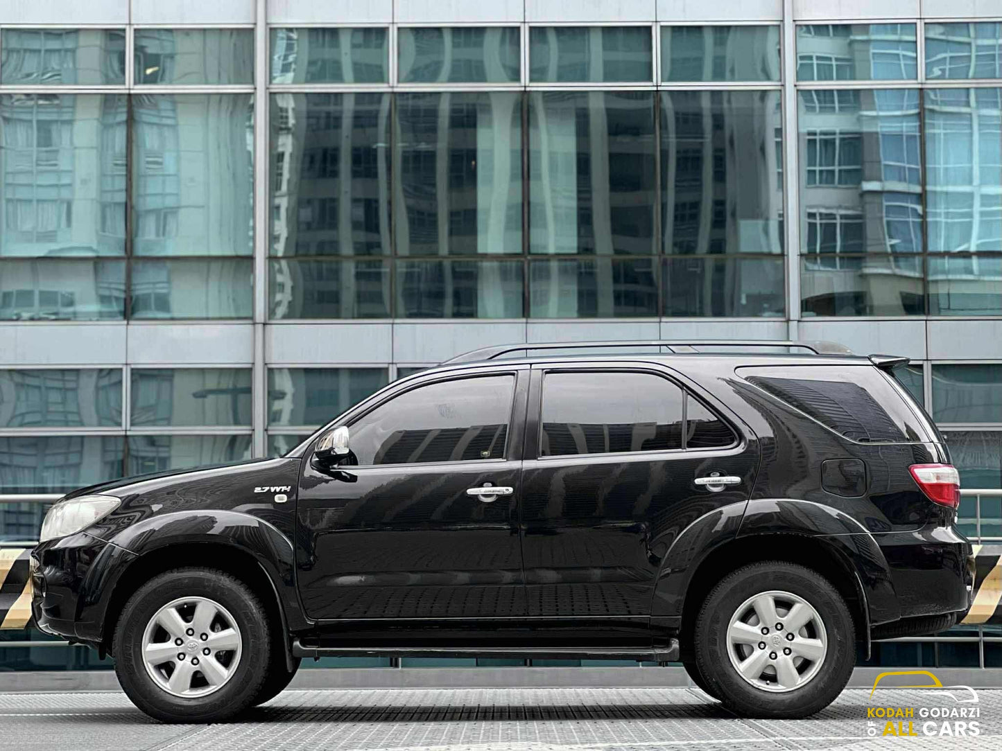 2009 Toyota Fortuner 2.7 G, Automatic, Gas