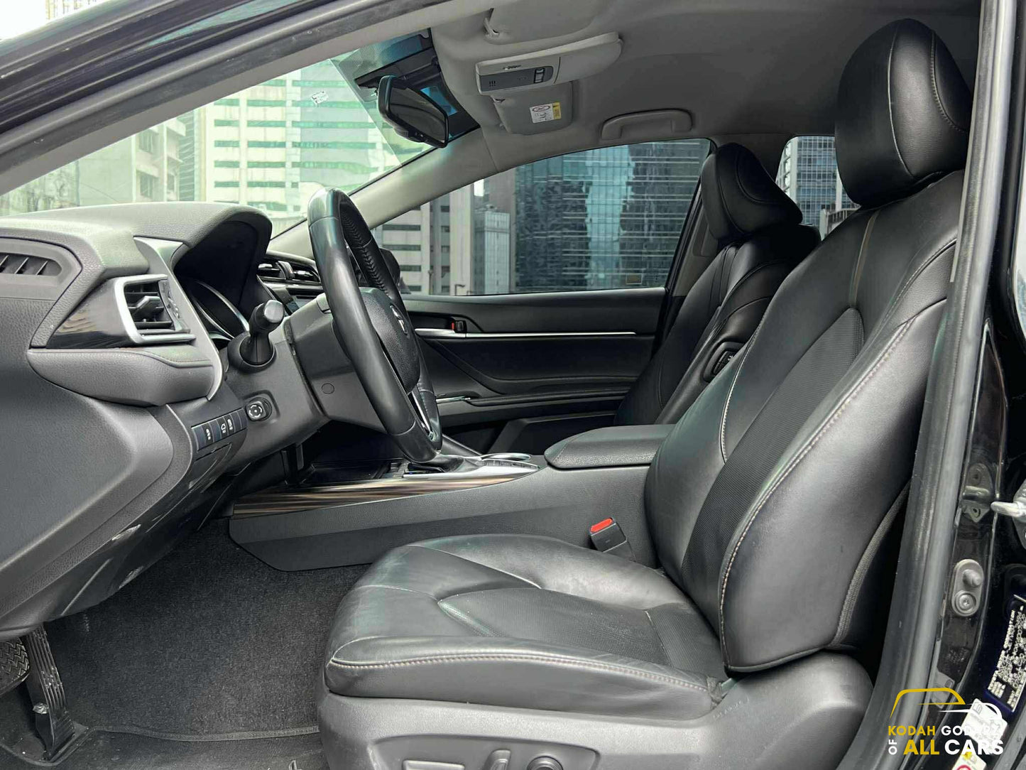 2020 Toyota Camry 2.5 V, Automatic, Gas