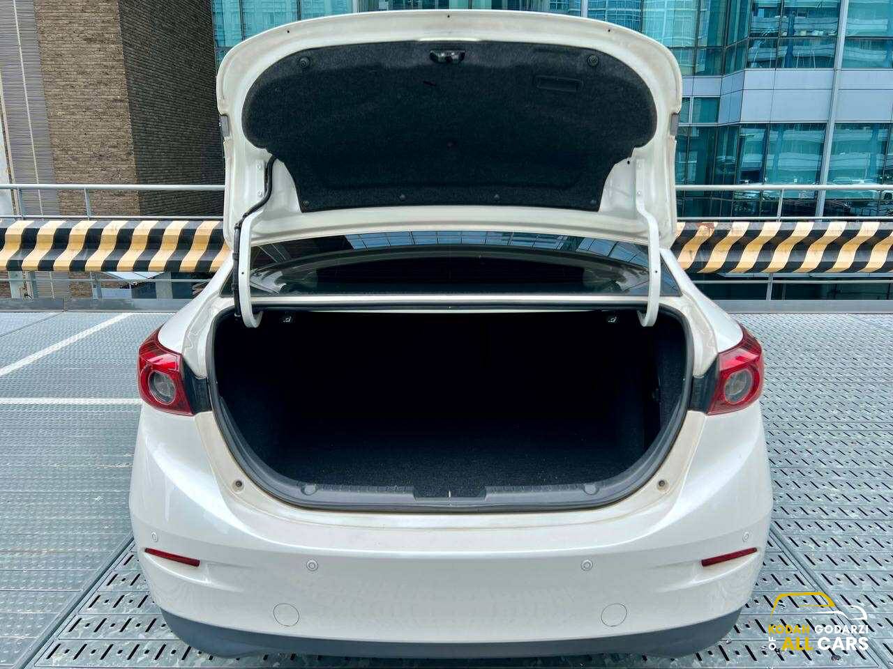 2015 Mazda 3 2.0 Sedan, Automatic, Gas