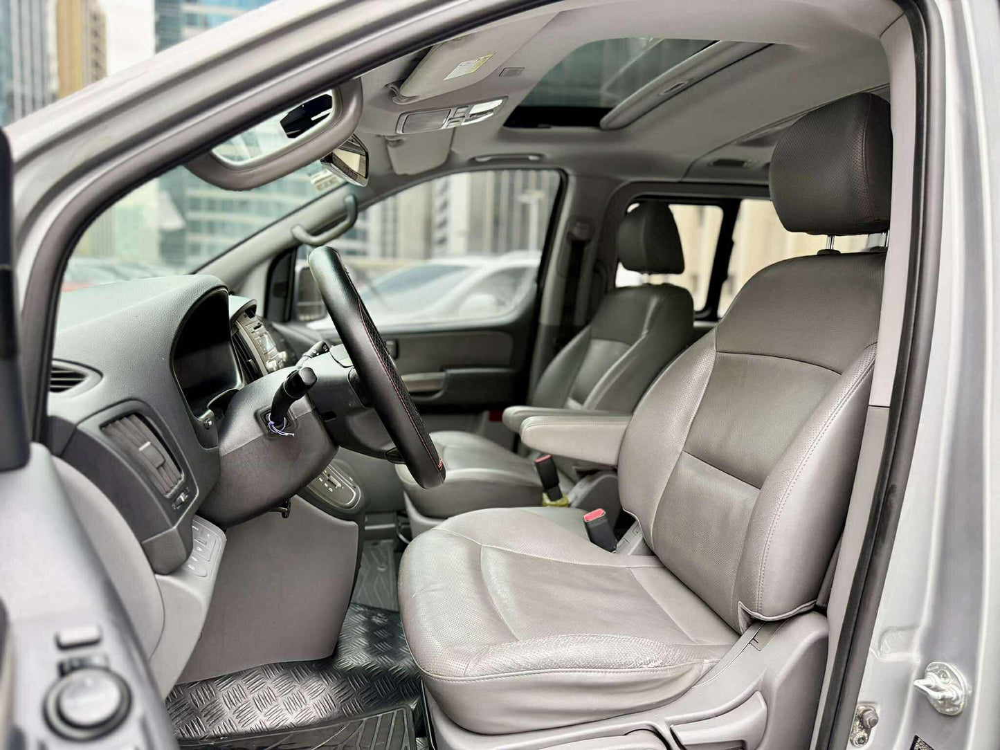 2015 Hyundai Grand Starex HVX 2.5, Automatic, Diesel