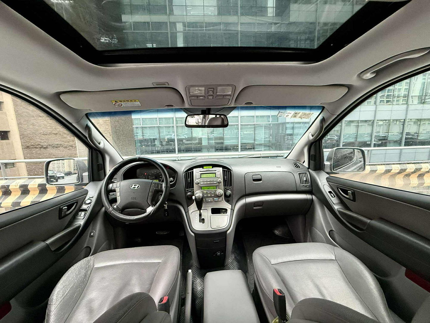2015 Hyundai Grand Starex HVX 2.5, Automatic, Diesel
