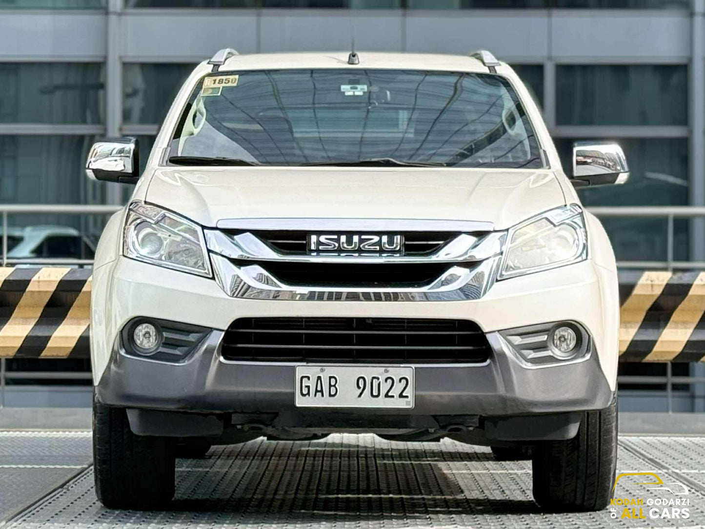 2017 Isuzu MUX LSA 4x2 2.5, Automatic, Diesel