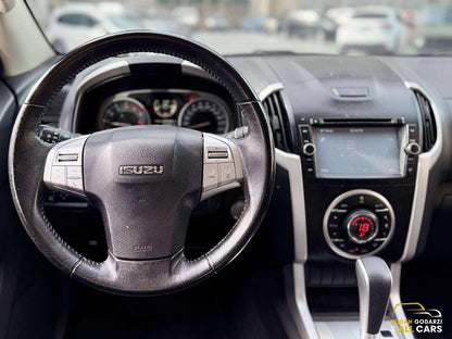 2017 Isuzu MUX LSA 4x2 2.5, Automatic, Diesel
