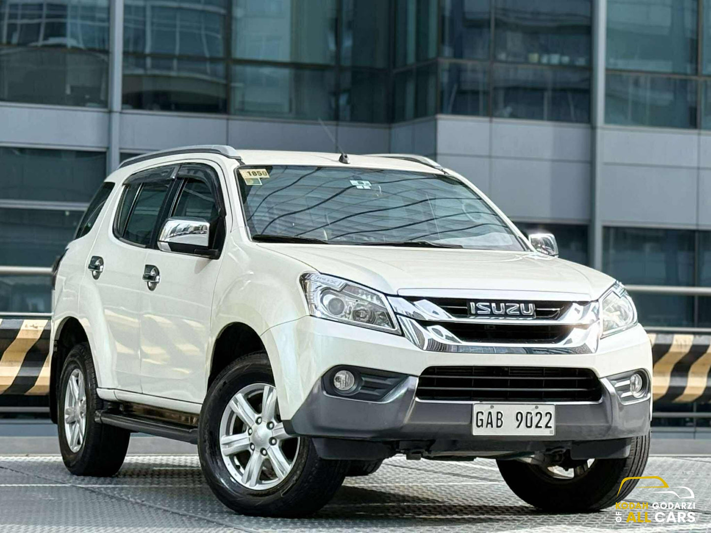 2017 Isuzu MUX LSA 4x2 2.5, Automatic, Diesel