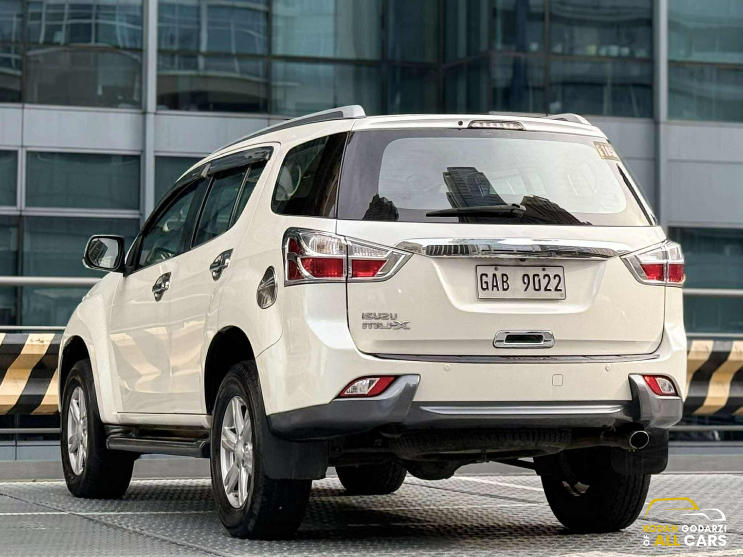 2017 Isuzu MUX LSA 4x2 2.5, Automatic, Diesel