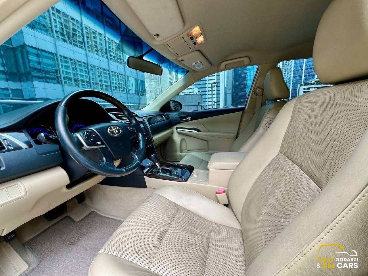 2016 Toyota Camry 2.5 V, Automatic, Gas