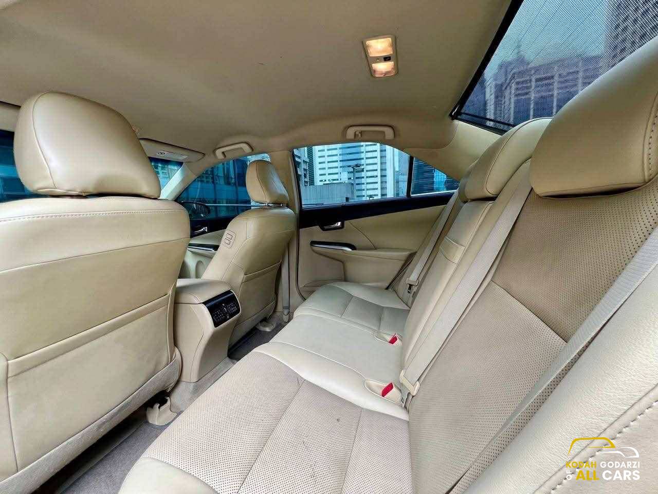 2016 Toyota Camry 2.5 V, Automatic, Gas