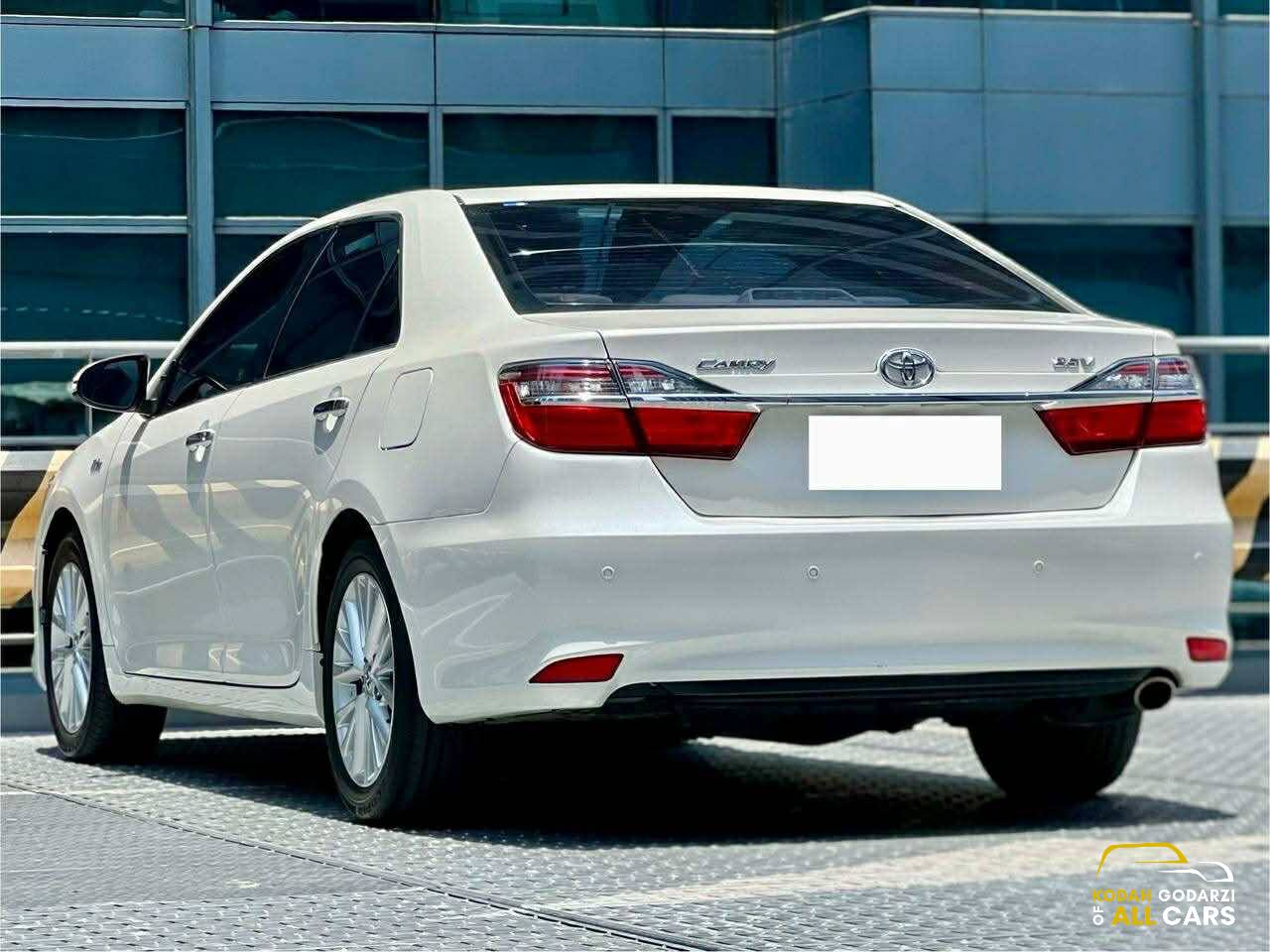 2016 Toyota Camry 2.5 V, Automatic, Gas
