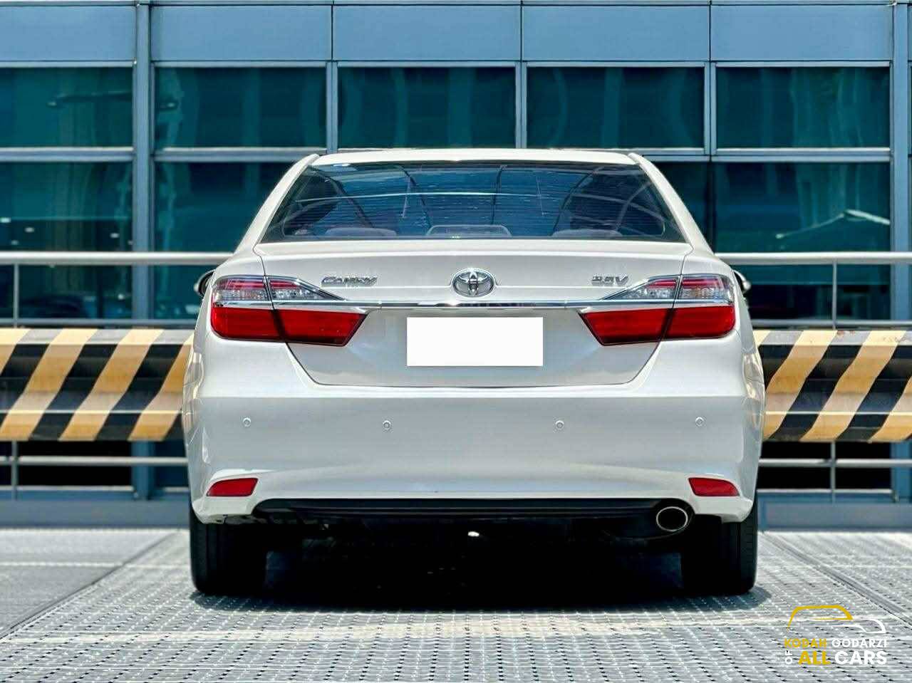 2016 Toyota Camry 2.5 V, Automatic, Gas