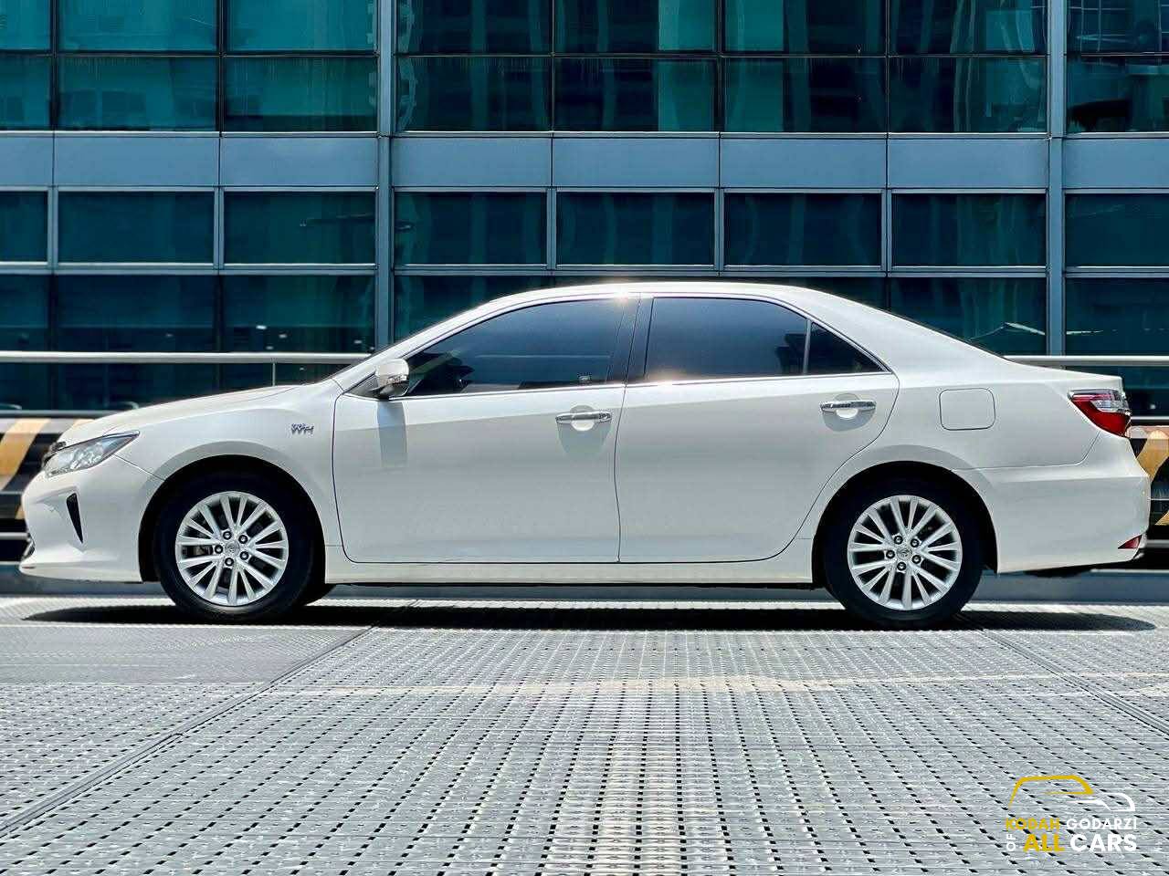 2016 Toyota Camry 2.5 V, Automatic, Gas