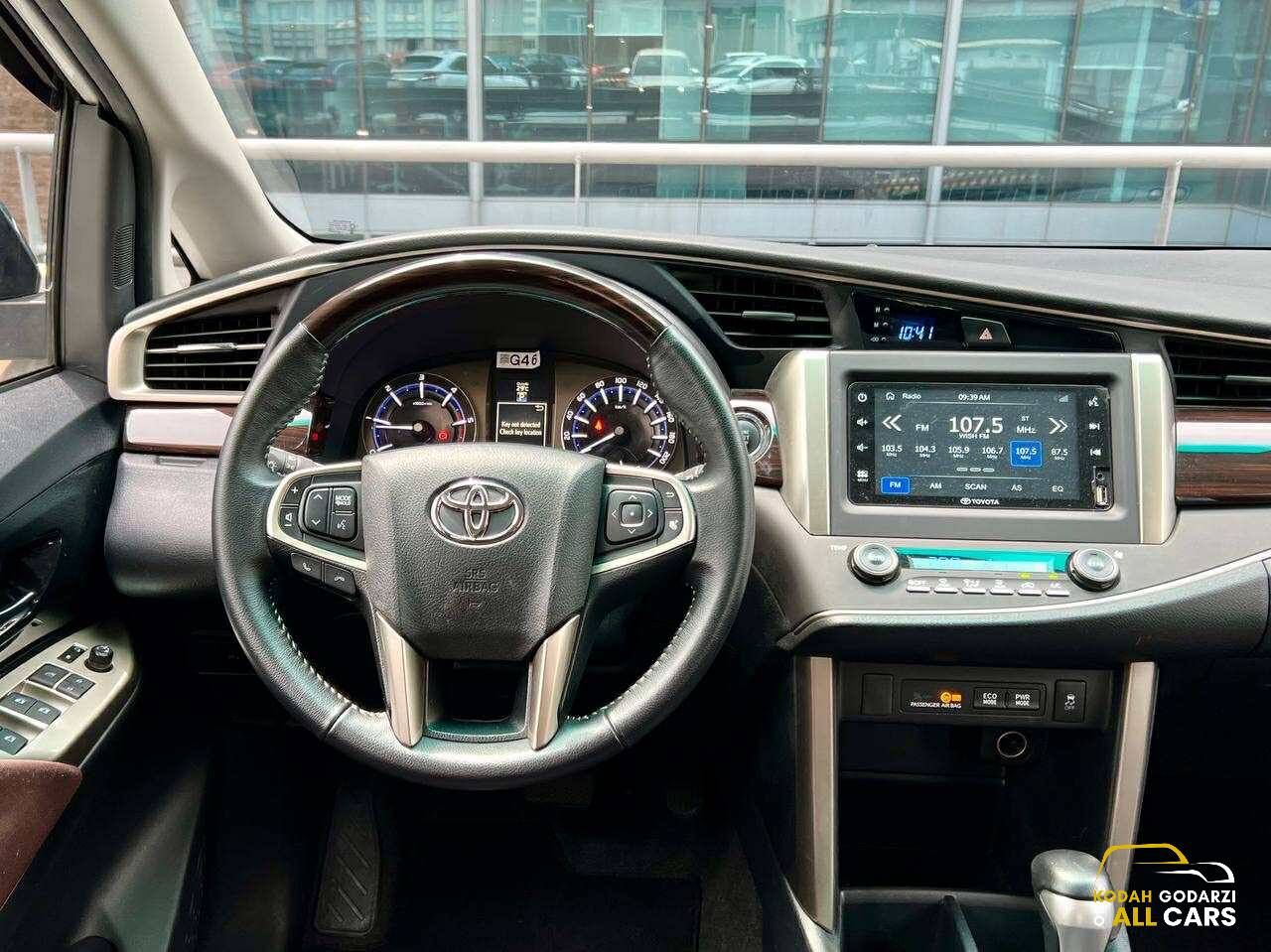 2022 Toyota Innova 2.8 V, Automatic, Diesel