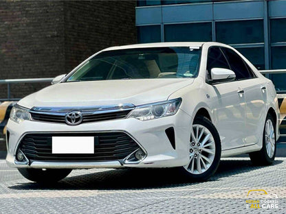 2016 Toyota Camry 2.5 V, Automatic, Gas