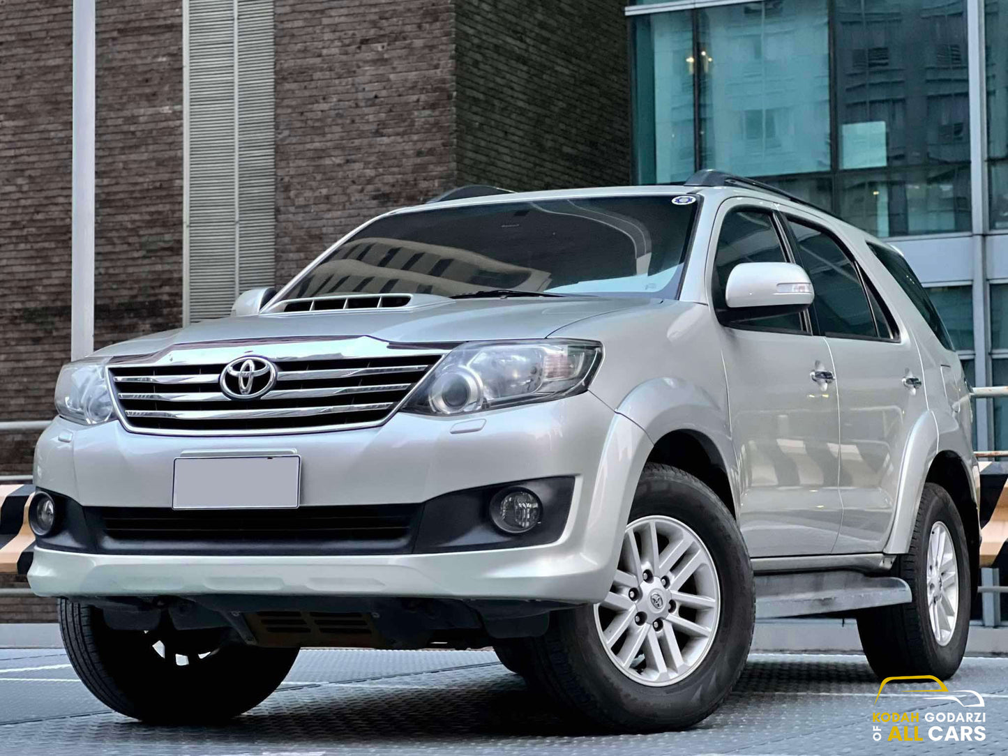 2014 Toyota Fortuner 4x2 V, Automatic, Diesel