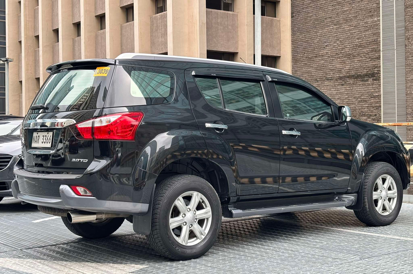 2017 Isuzu MUX 3.0 LSA 4x2, Automatic, Diesel