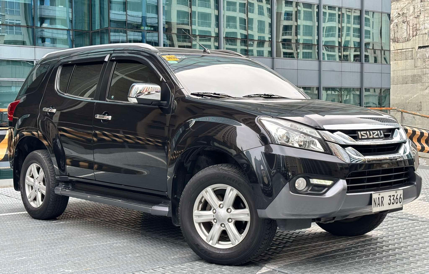 2017 Isuzu MUX 3.0 LSA 4x2, Automatic, Diesel