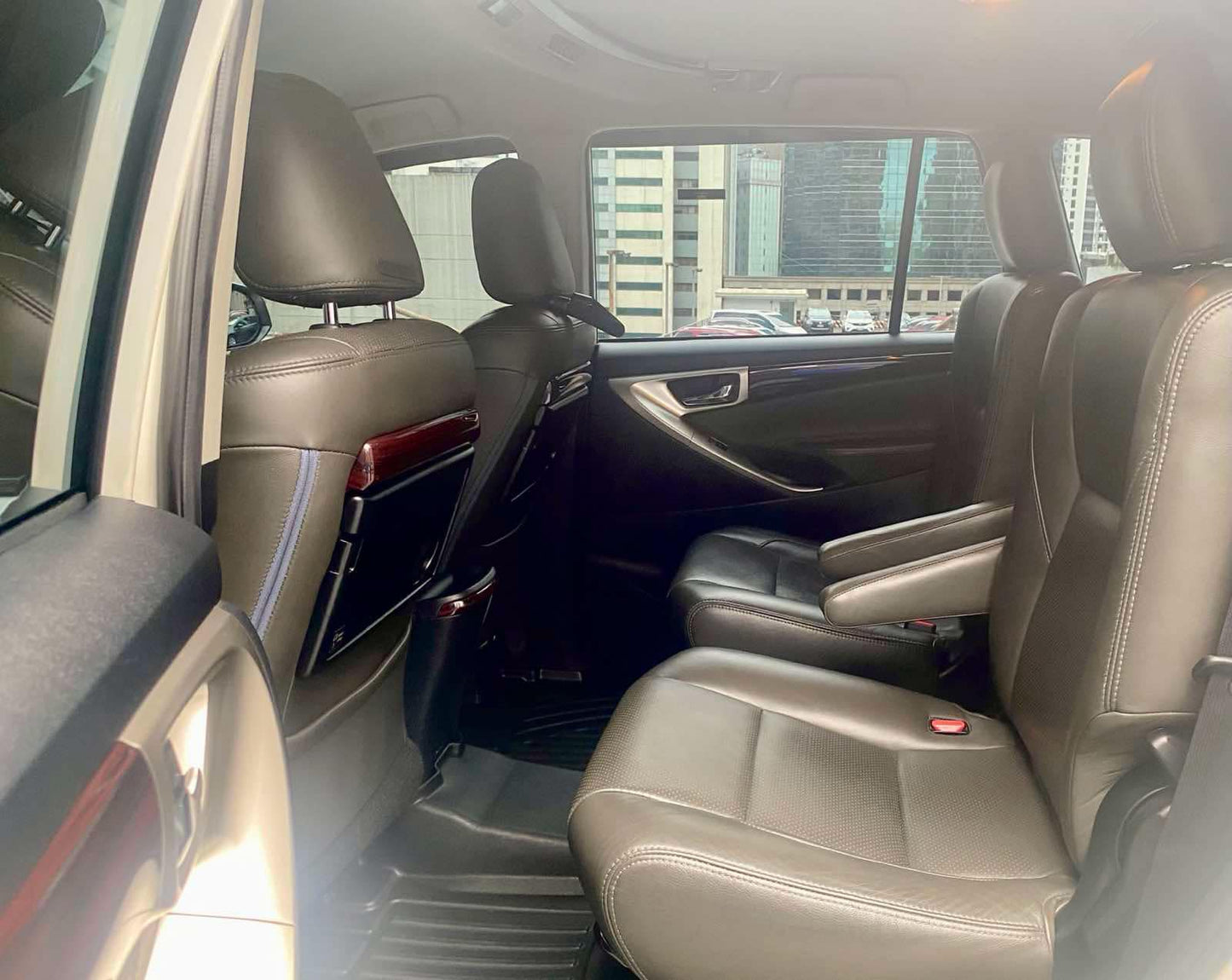 2018 Toyota Innova 2.8 V, Automatic, Diesel