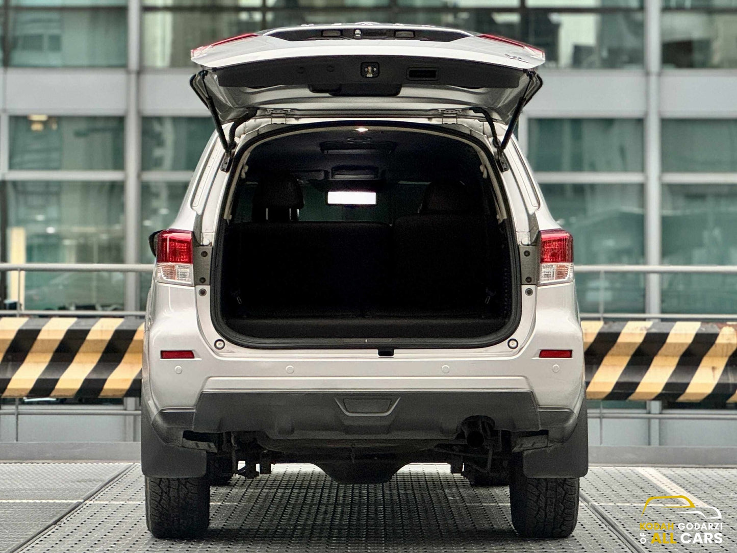 2019 Nissan Terra VL 4x2 2.5, Automatic, Diesel