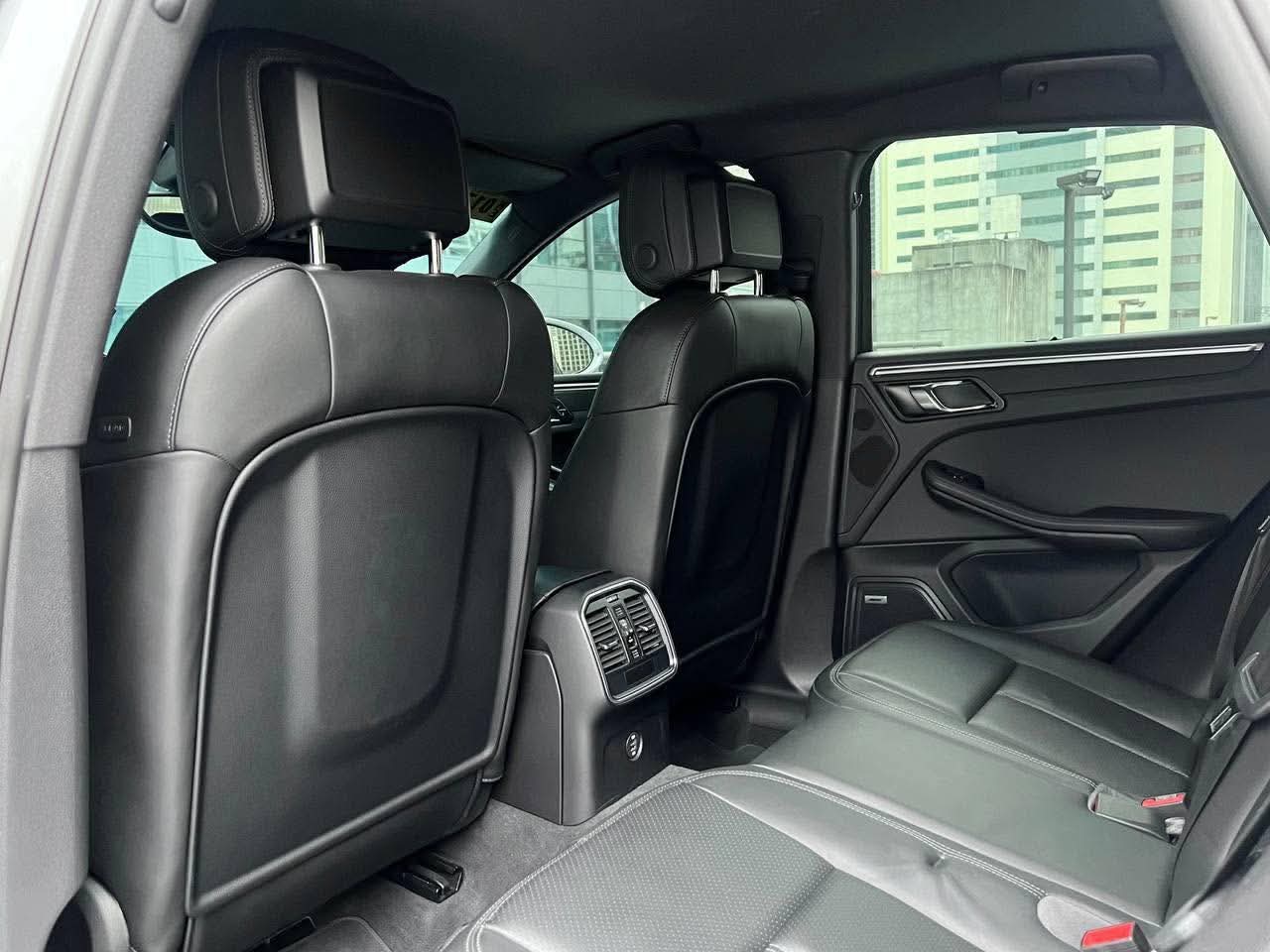 2019 Porsche Macan 2.0T Turbo, Automatic, Gas