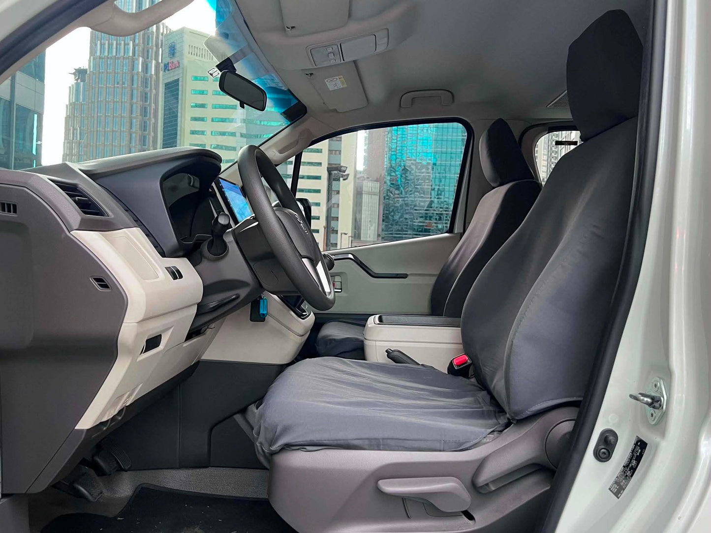 2019 Toyota HiAce 2.8 GL Grandia 2-Tone, Manual, Diesel