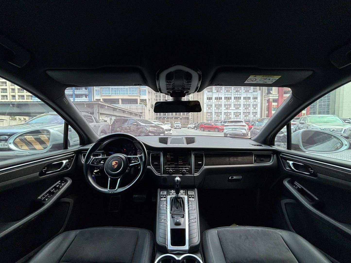2016 Porsche Macan 2.0 Turbo, Automatic, Gas