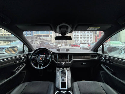 2016 Porsche Macan 2.0 Turbo, Automatic, Gas
