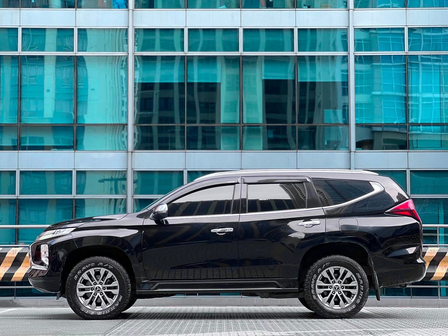 2020 Mitsubishi Montero Sport GLS,Automatic Diesel
