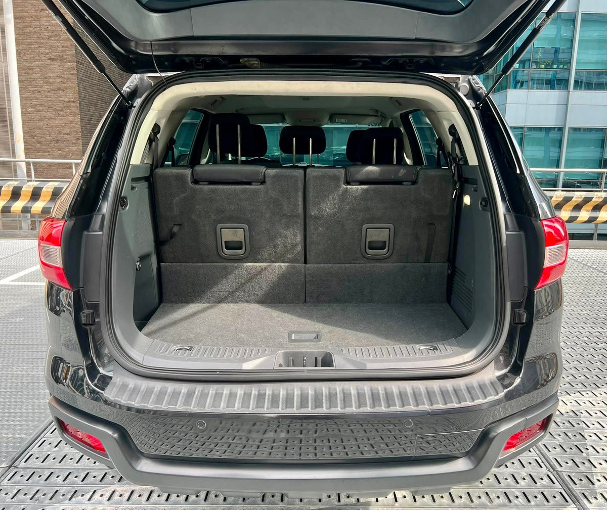 2016 Ford Everest Ambiente 2.2 4x2, Automatic, Diesel