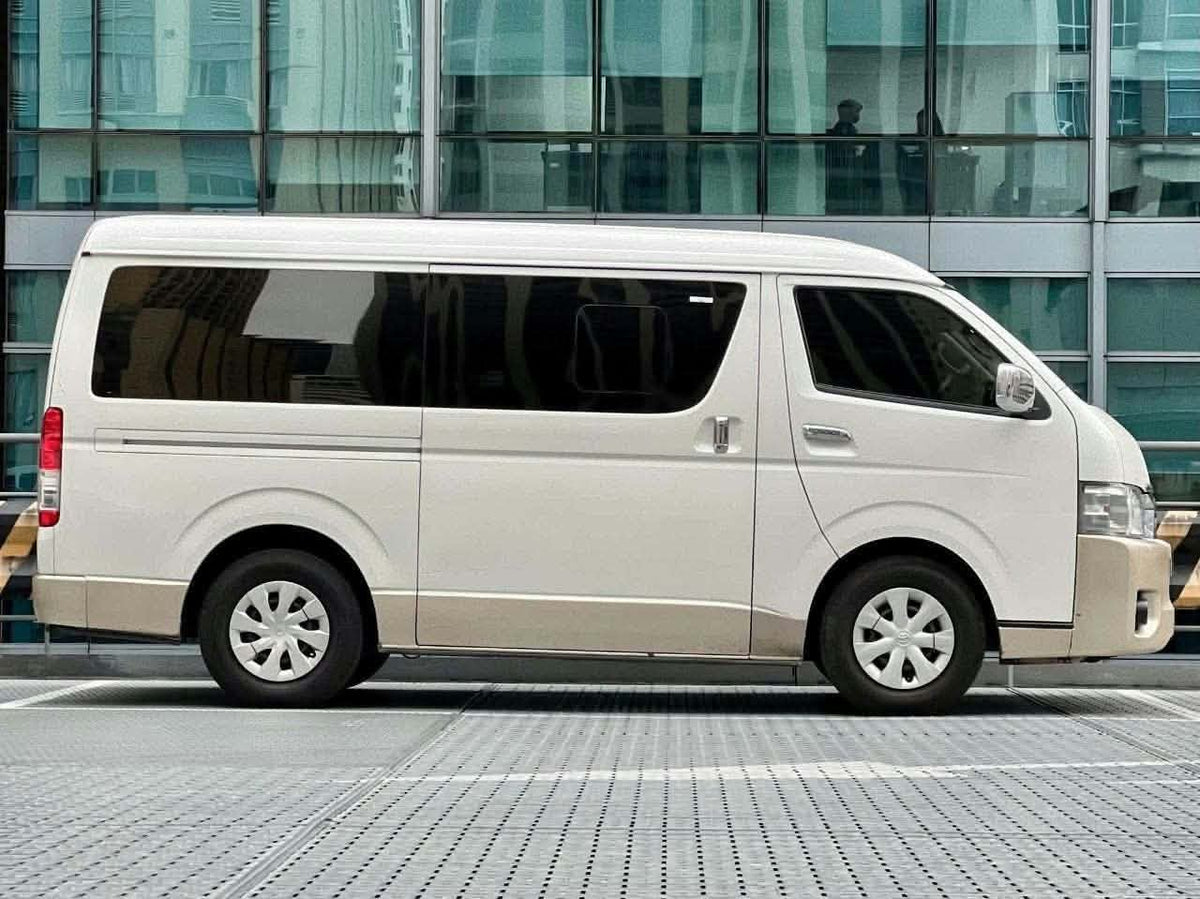 2018 Toyota Hiace Super Grandia 3.0, Automatic, Gas