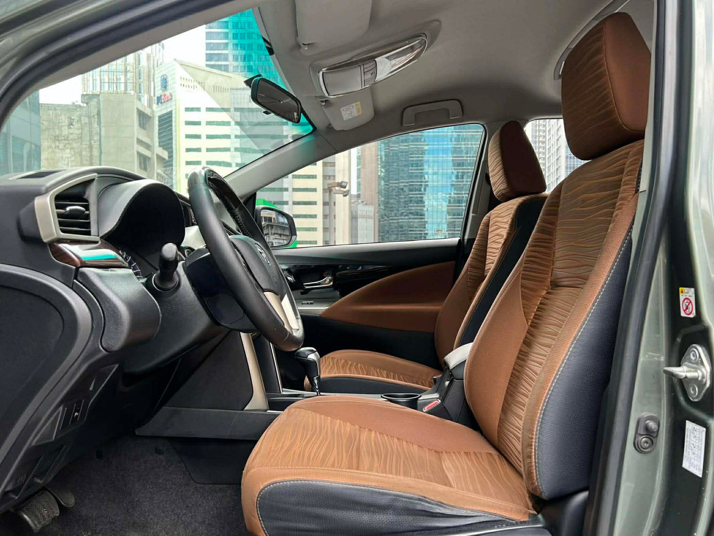 2017 Toyota Innova 2.8 V, Automatic, Diesel