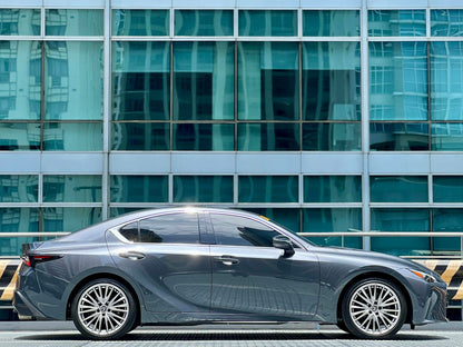 2023 Lexus IS300H Hybrid 2.0, Automatic, Gas