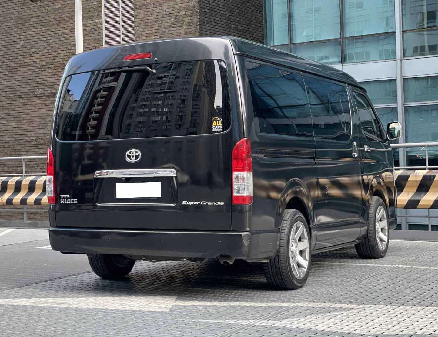 2018 Toyota Hiace Super Grandia 3.0, Automatic, Diesel