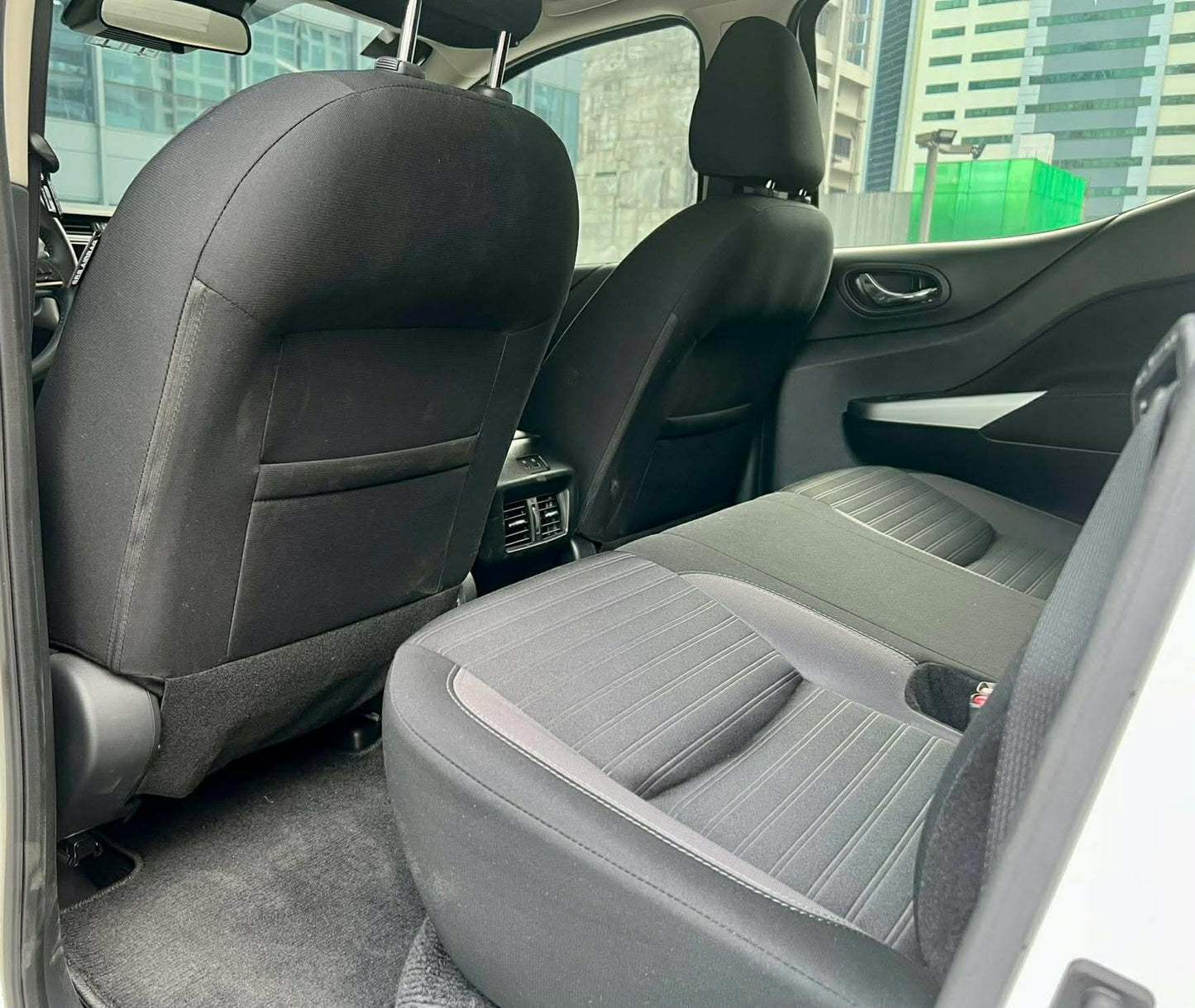 2025 Nissan Navara 2.5 VE Calibre 4xPro look, Automatic, Diesel