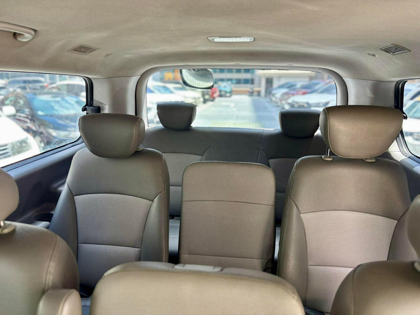 2011 Hyundai Grand Starex CVX 2.5, Automatic, Diesel