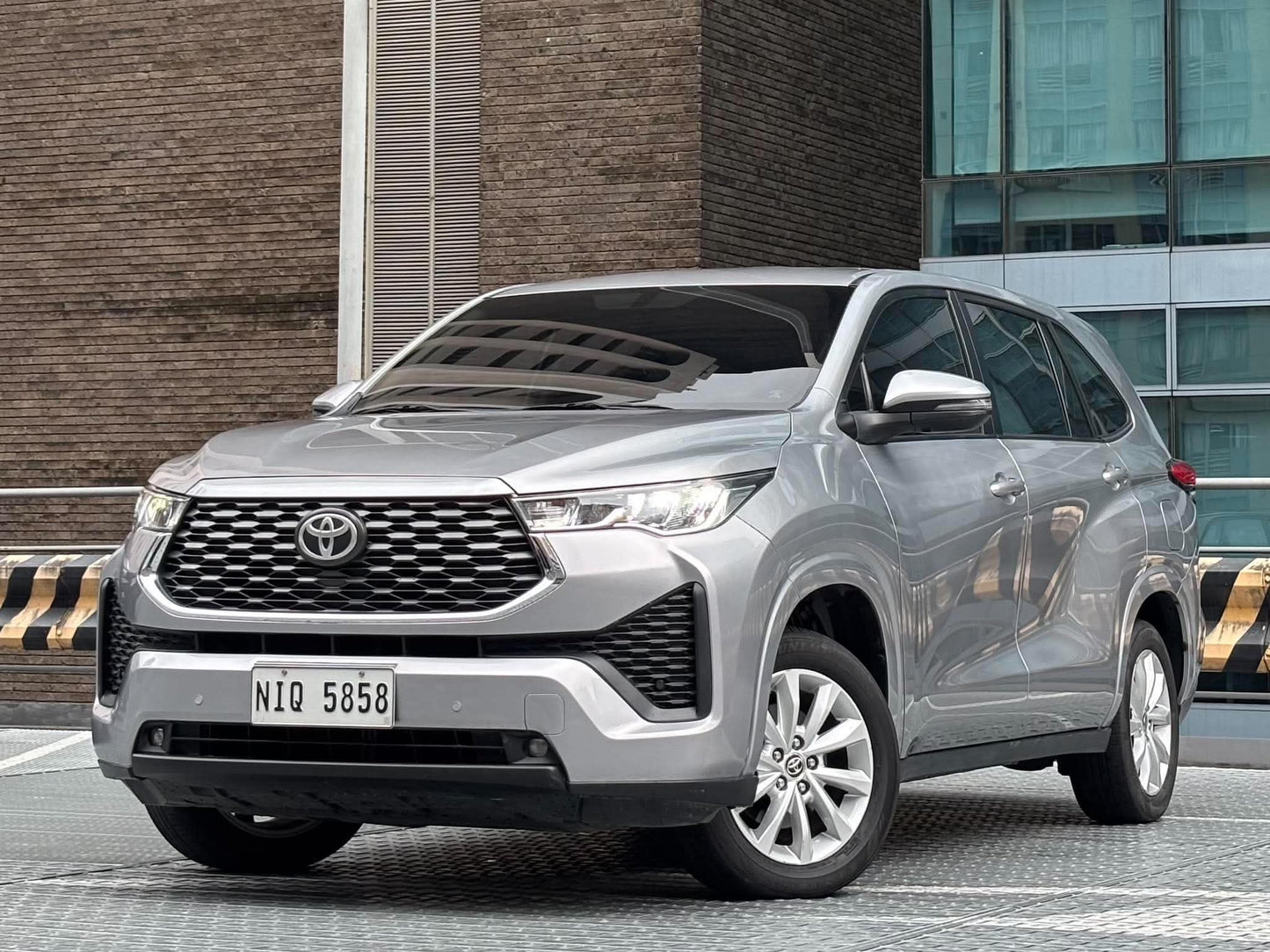 2023 Toyota Innova Zenix 2.0 V, Automatic, Gas